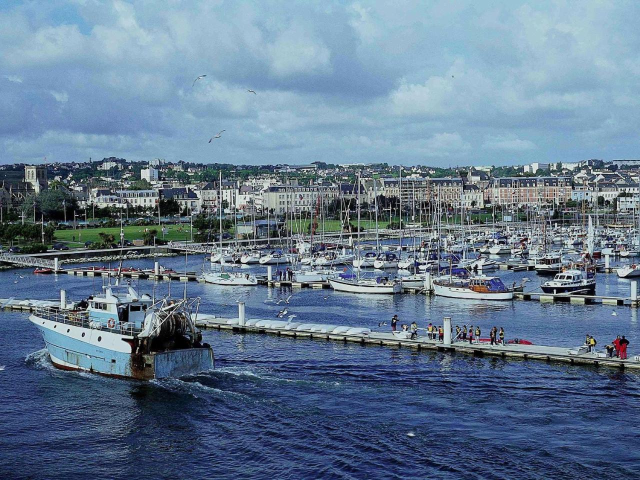 Fyl Good Ex Hotelf1 Cherbourg Tourlaville Exterior photo